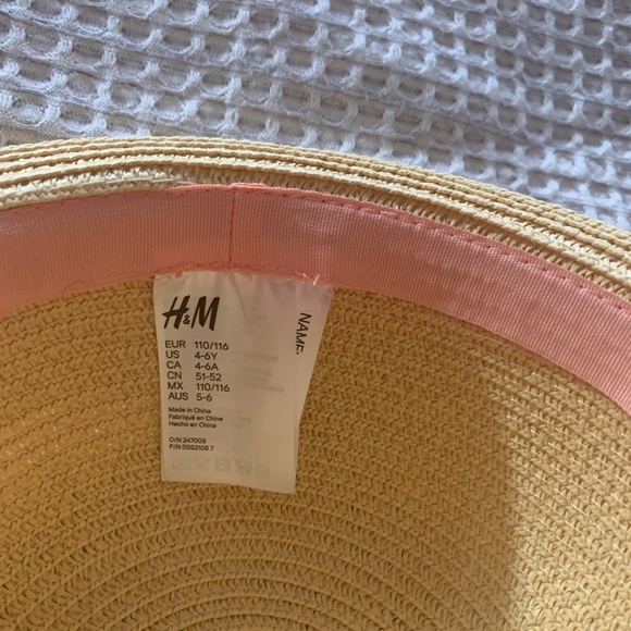 Kids hat with pink ribbon trim - Picture 3 of 3